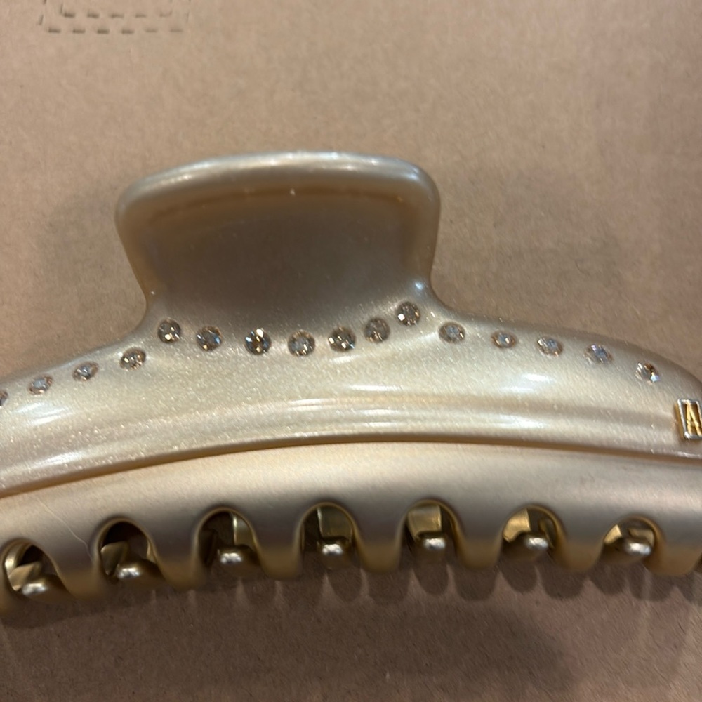 Alexander de Paris hair clip